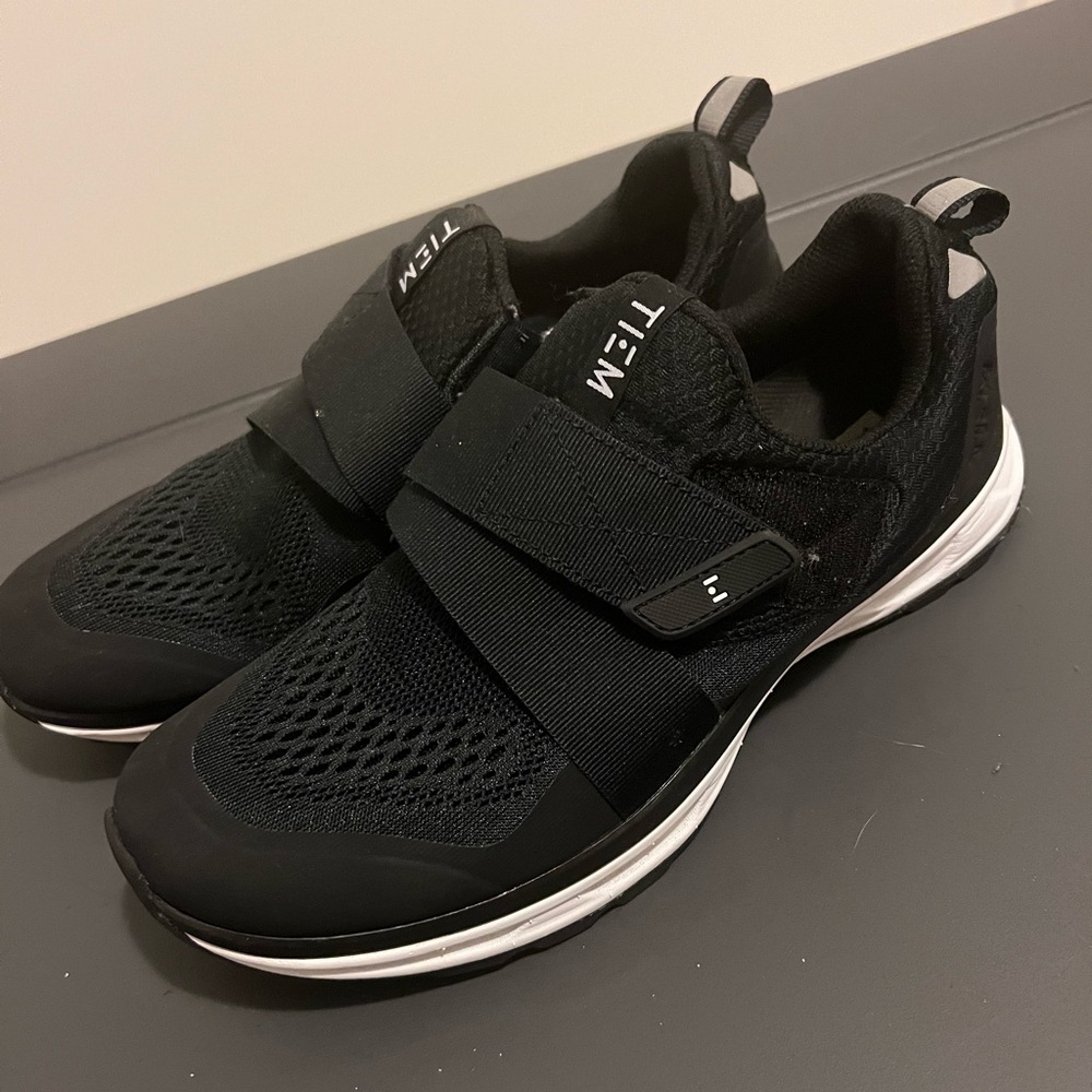 Gently worn Tiem clip in indoor cycle shoes
